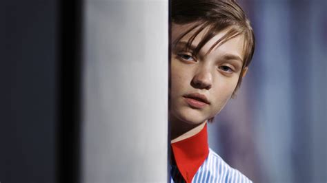 Prada Womenswear SS18 Chronicle on Vimeo